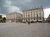  opéra et grand hôtel de la Reine sous un ciel noir
